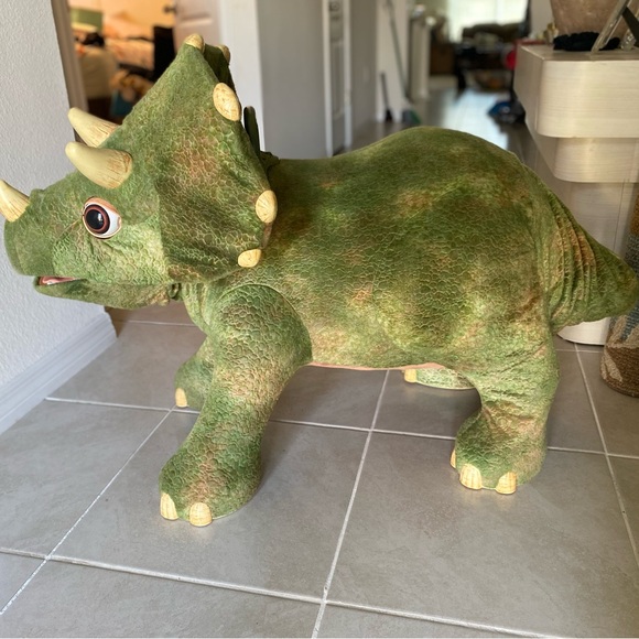 Playskool Kota My Triceratops Dinosaur Animatronic Life-Sized 3ft. - Picture 3 of 9